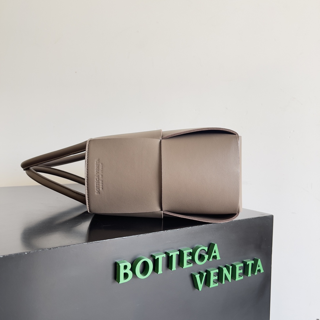 Bottega Veneta Shopping Bags